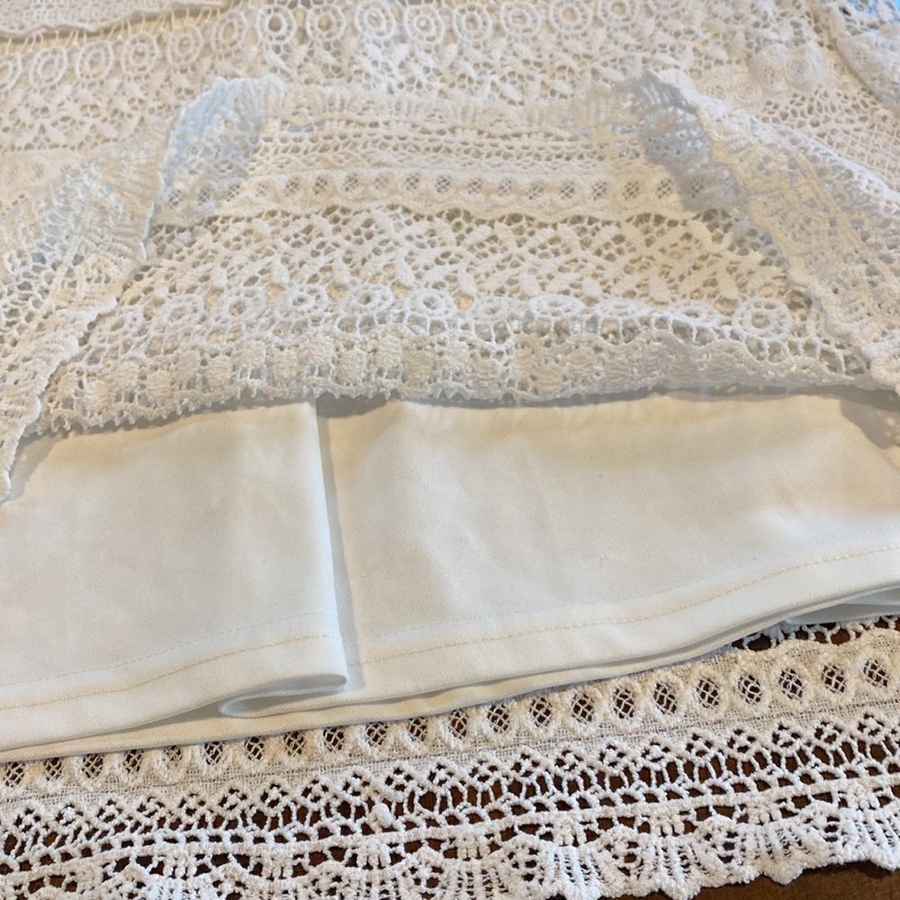 Solitaire Lace Mini Dress Size Medium Vanilla Girl - Picture 9 of 13